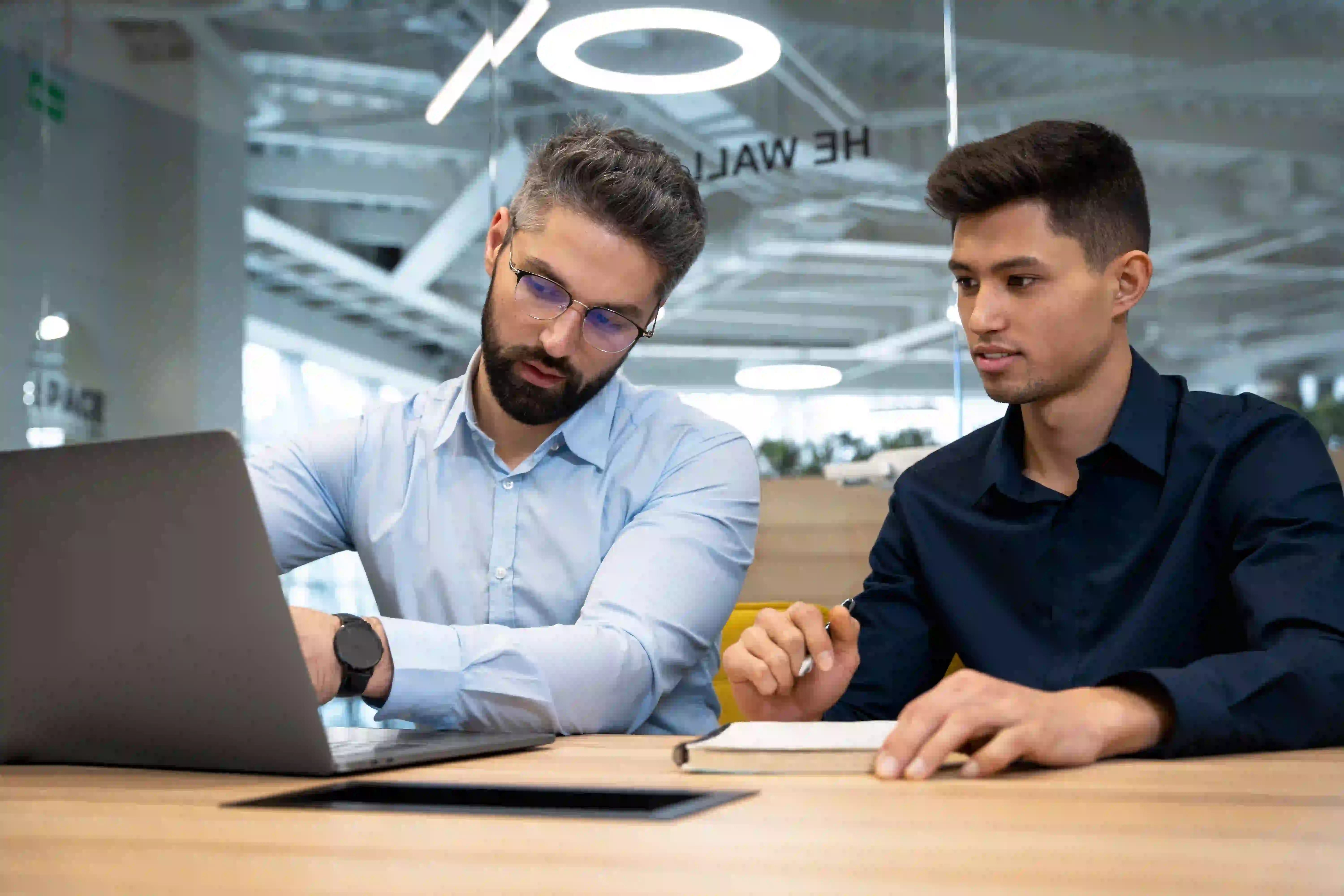 Réunion équipe CodeSommet avec client au Maroc