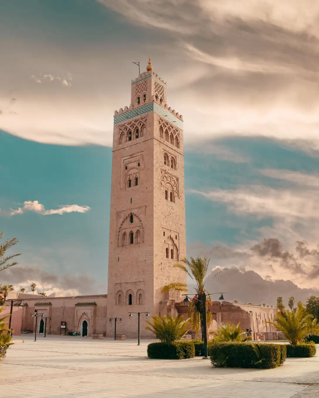 Mosquée Koutoubia à Marrakech, arrière-plan du bureau CodeSommet